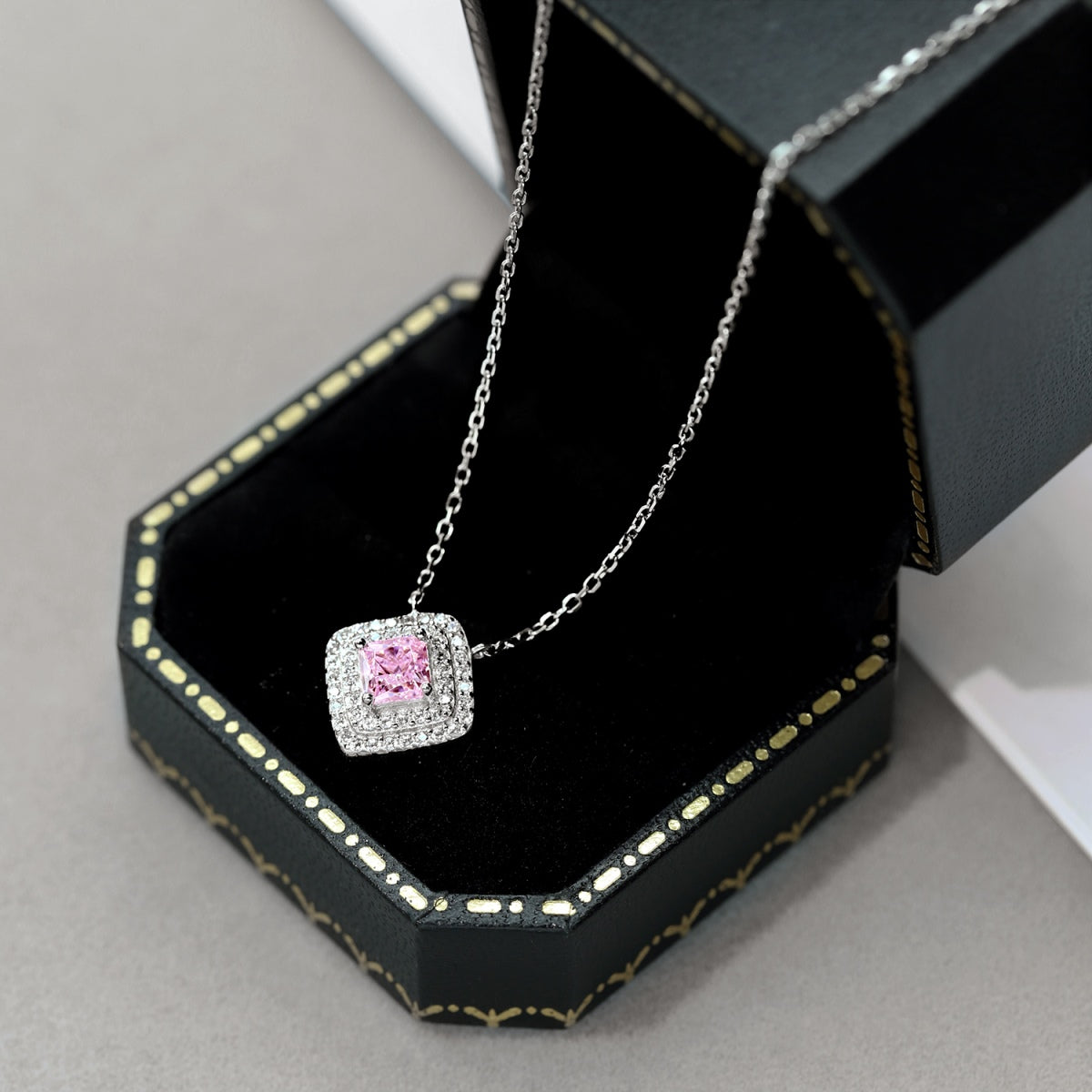 [Bloom]Sparkling Asscher Cut Necklace