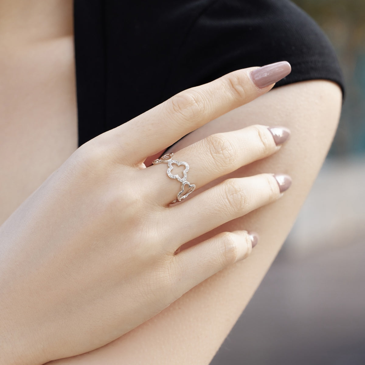 [Bloom]Hollow Design Four-Leaf Clover Flower Shape Ring