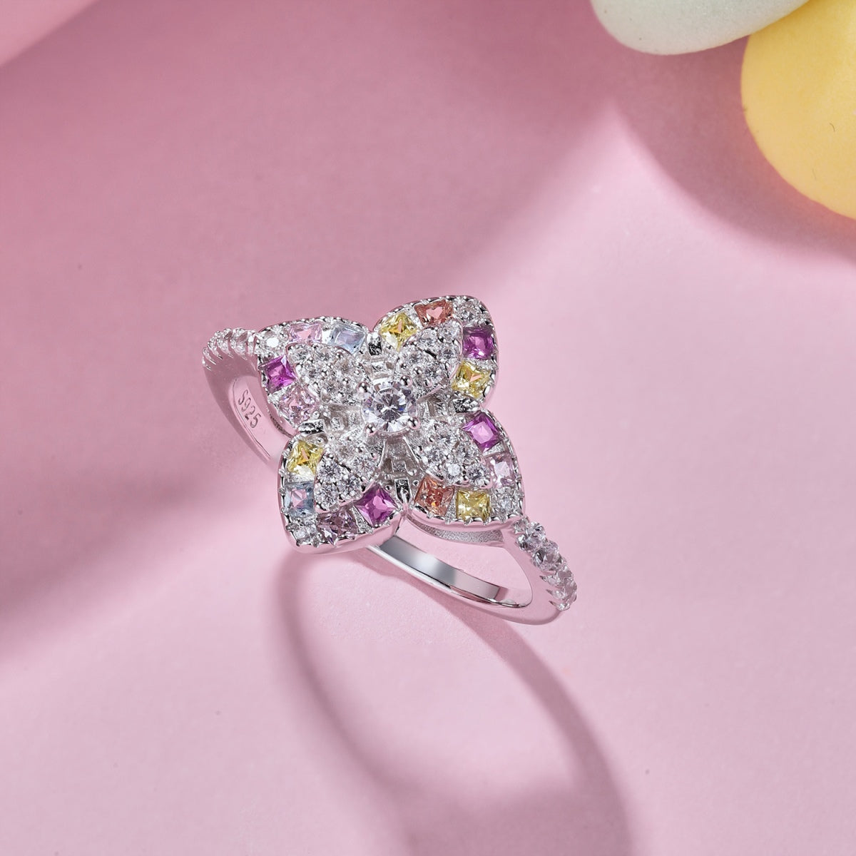 [Bloom]Luxurious Colorful Flower Shape Banquet Ring