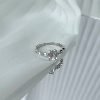 [Bloom]1.0 Carat Dainty Resplendent Radiant Cut Daily Ring