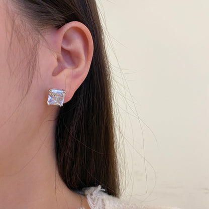 [Bloom]Delicate Square Shape Earrings