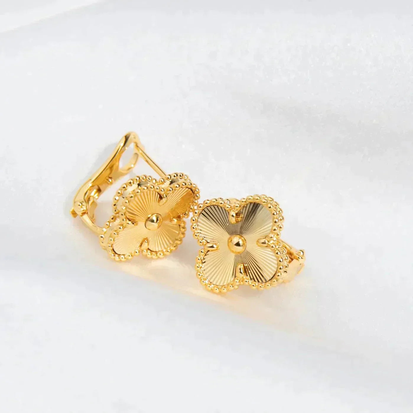 [Bloom]CLOVER MEDIUM 1 MOTIFS LASER EARRINGS