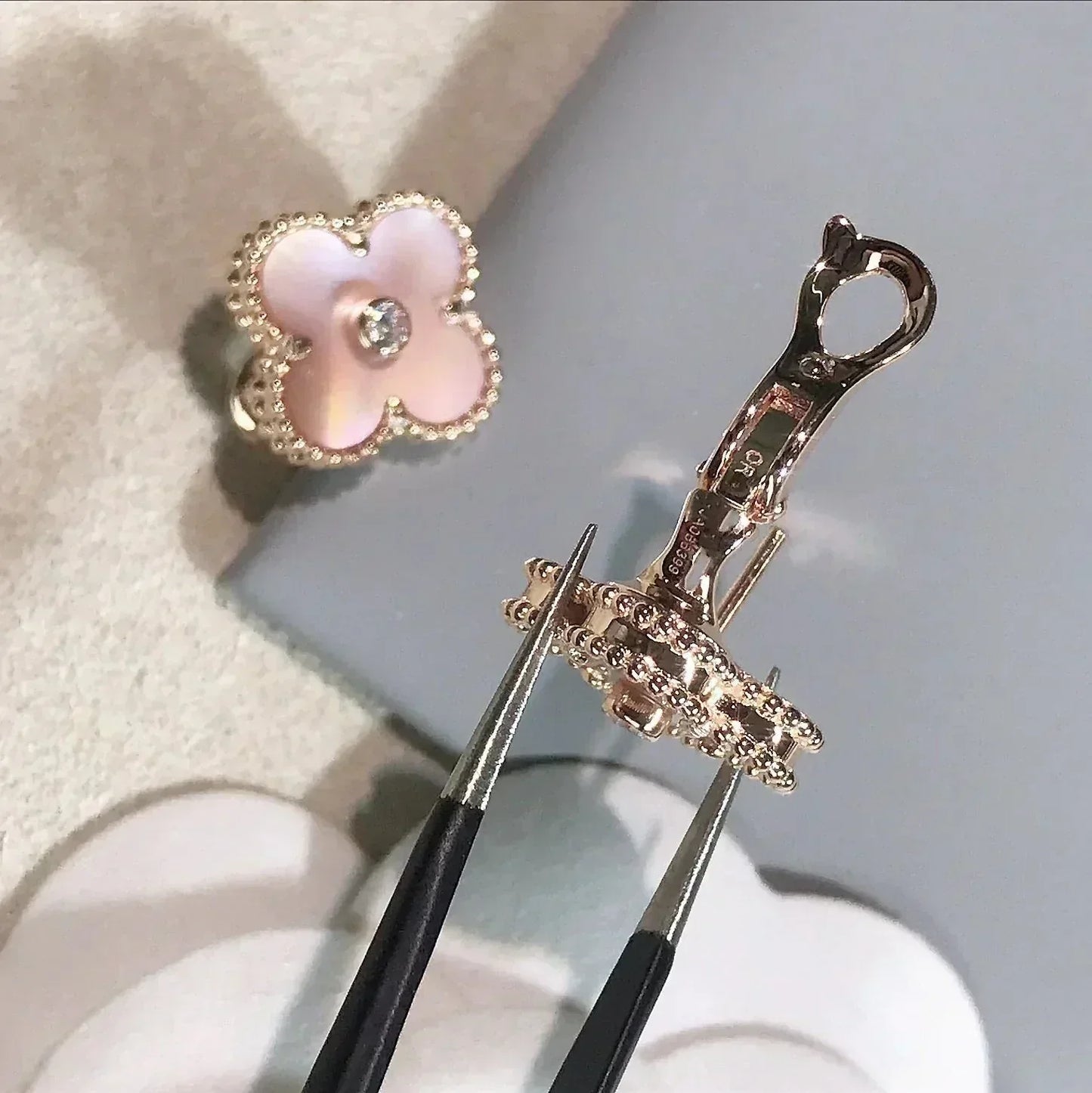 [Bloom]CLOVER MEDIUM 1 MOTIFS  PINK MOP DIAMOND EARRINGS