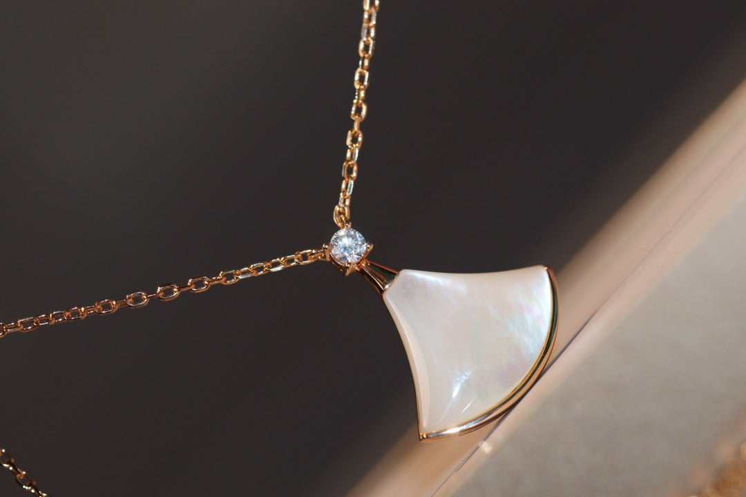 [Bloom]DREAM NECKLACE WHITE MOP PINK GOLD 1 DIAMOND