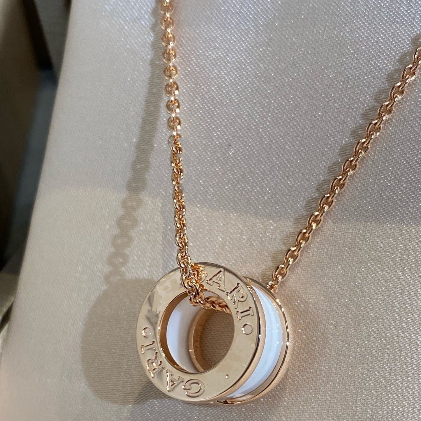 [Bloom]ZERO 1 WHITE CERAMIC PINK GOLD NECKLACE