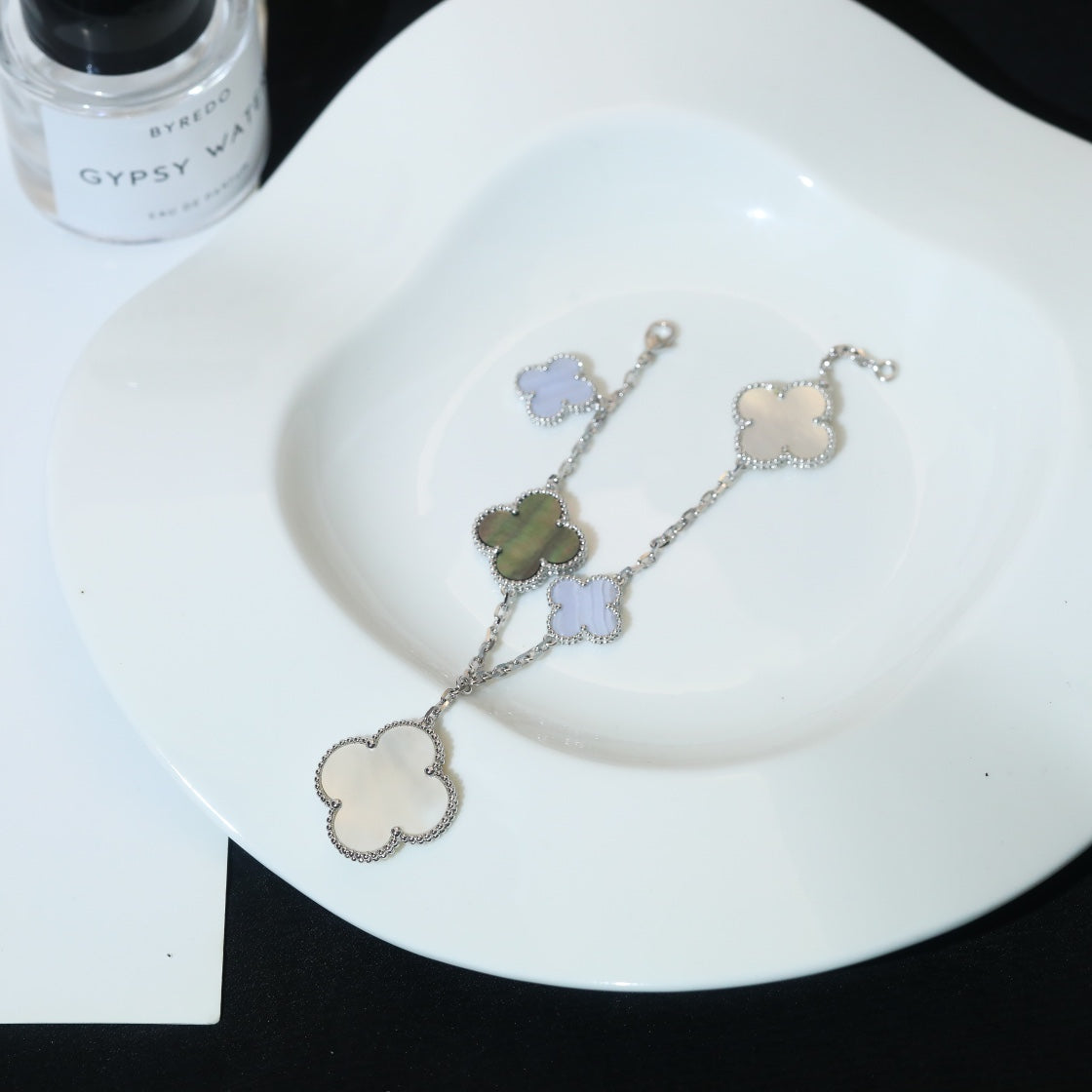 [Bloom]CLOVER BRACELET 5 MOTIFS MOP CHALCEDONY SILVER