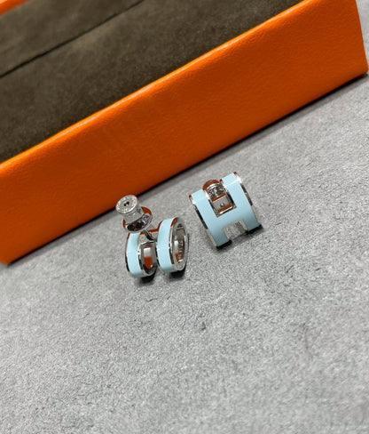 [Bloom]POP H SKY BLUE STUD EARRINGS