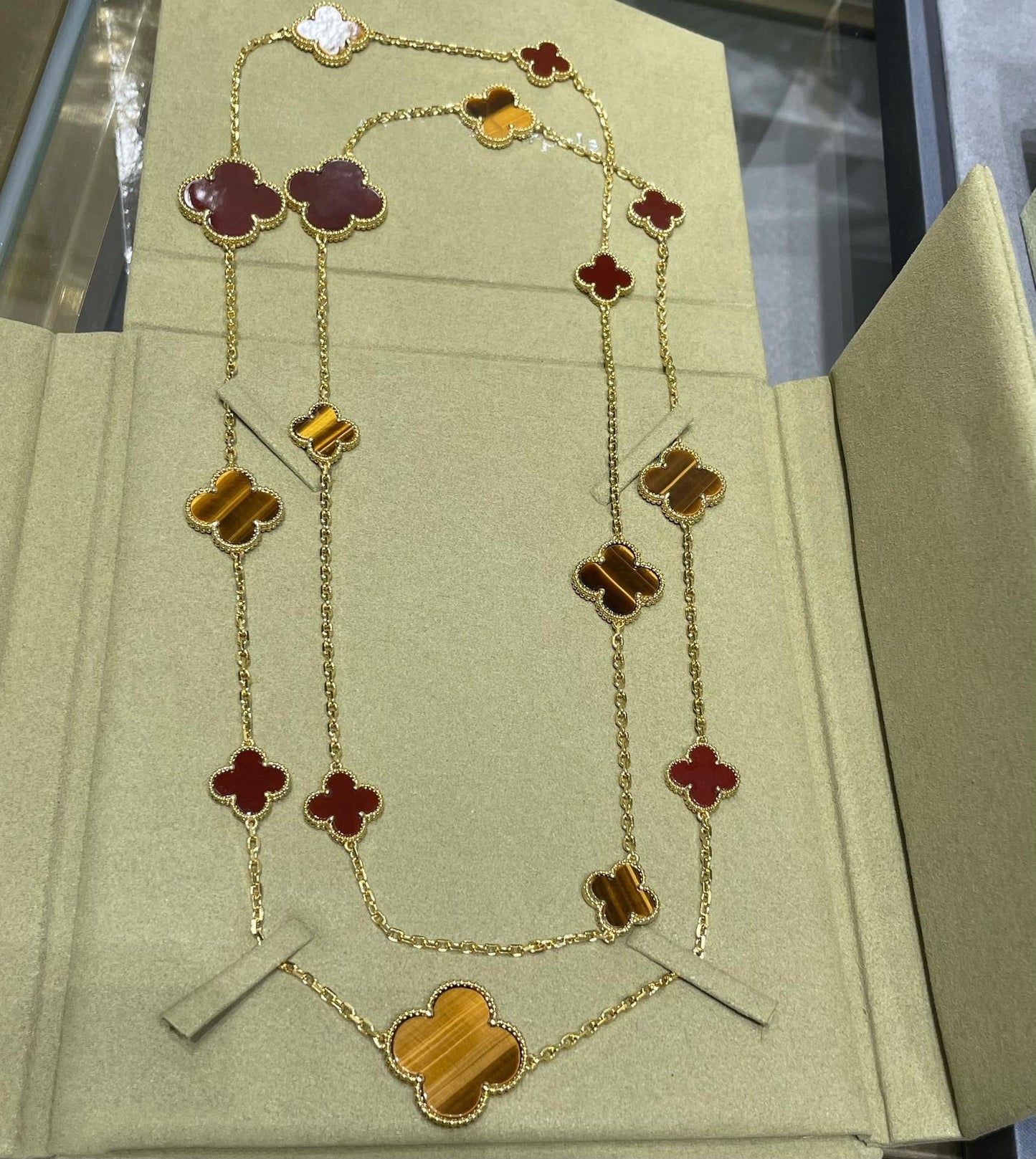 [Bloom]CLOVER 16 MOTIF CARNELIAN TIGER EYE ROSE GOLD NECKLACE