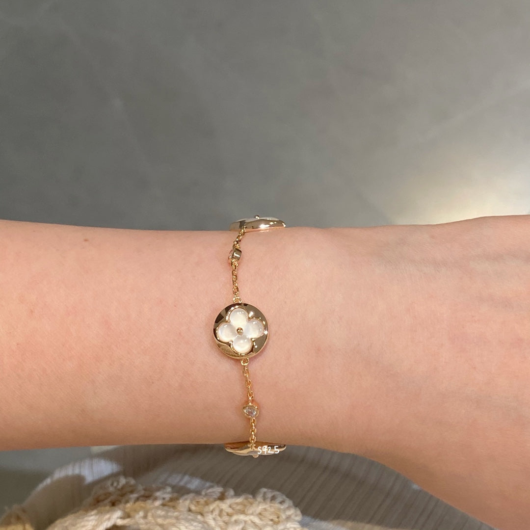 [Bloom]STAR AND SUN 4 MOTIF WHITE MOP PINK GOLD BRACELET