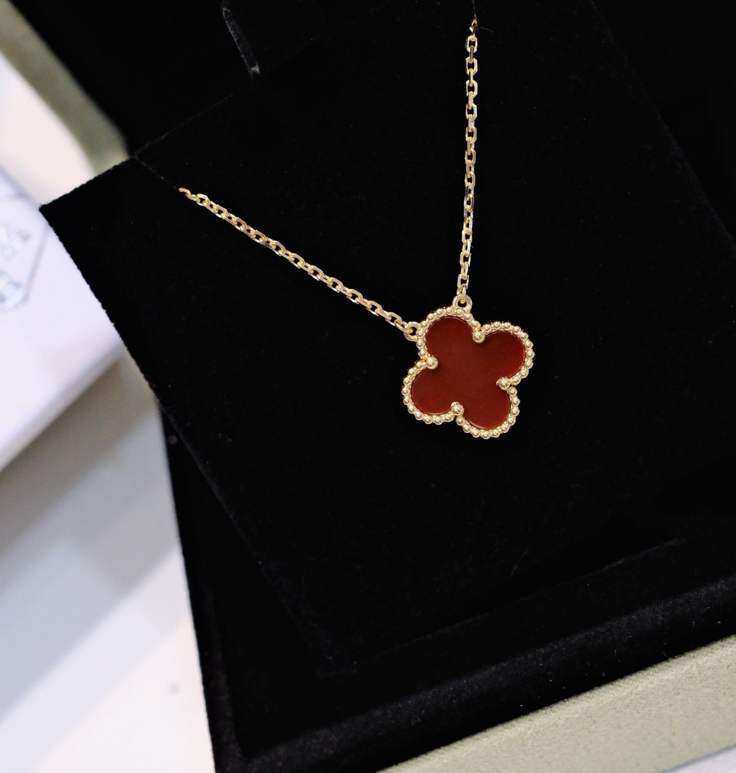 [Bloom]CLOVER 15MM CARNELIAN SINGLE FLOWER NECKLACE