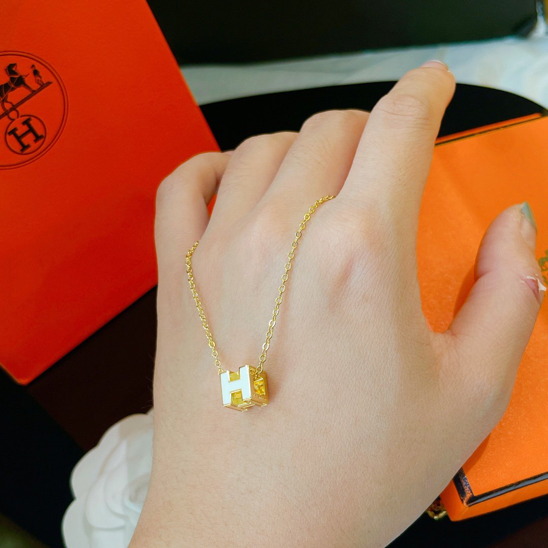 [Bloom]H WHITE SQUARE GOLD NECKLACE