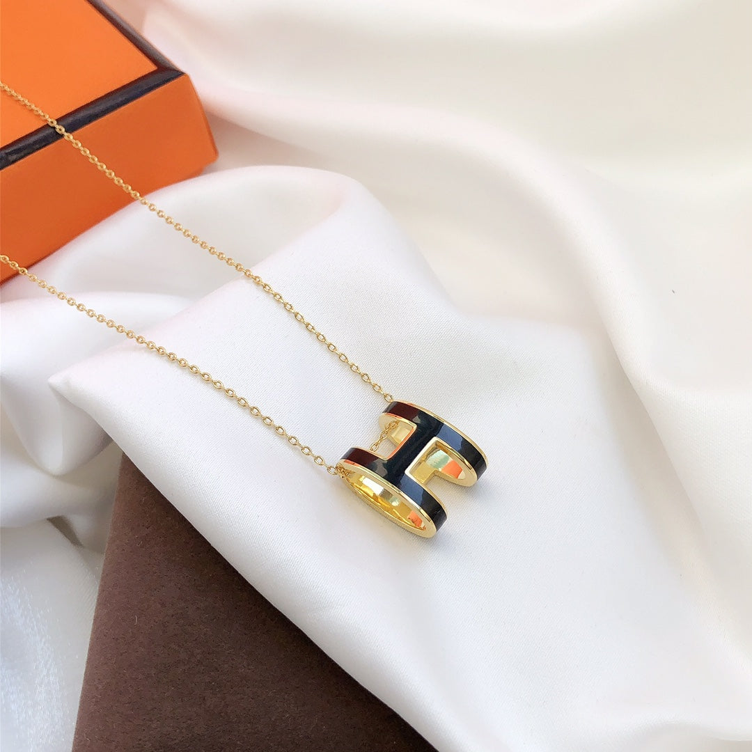 [Bloom]HM CLIC BLACK ENAMEL GOLD NECKLACE