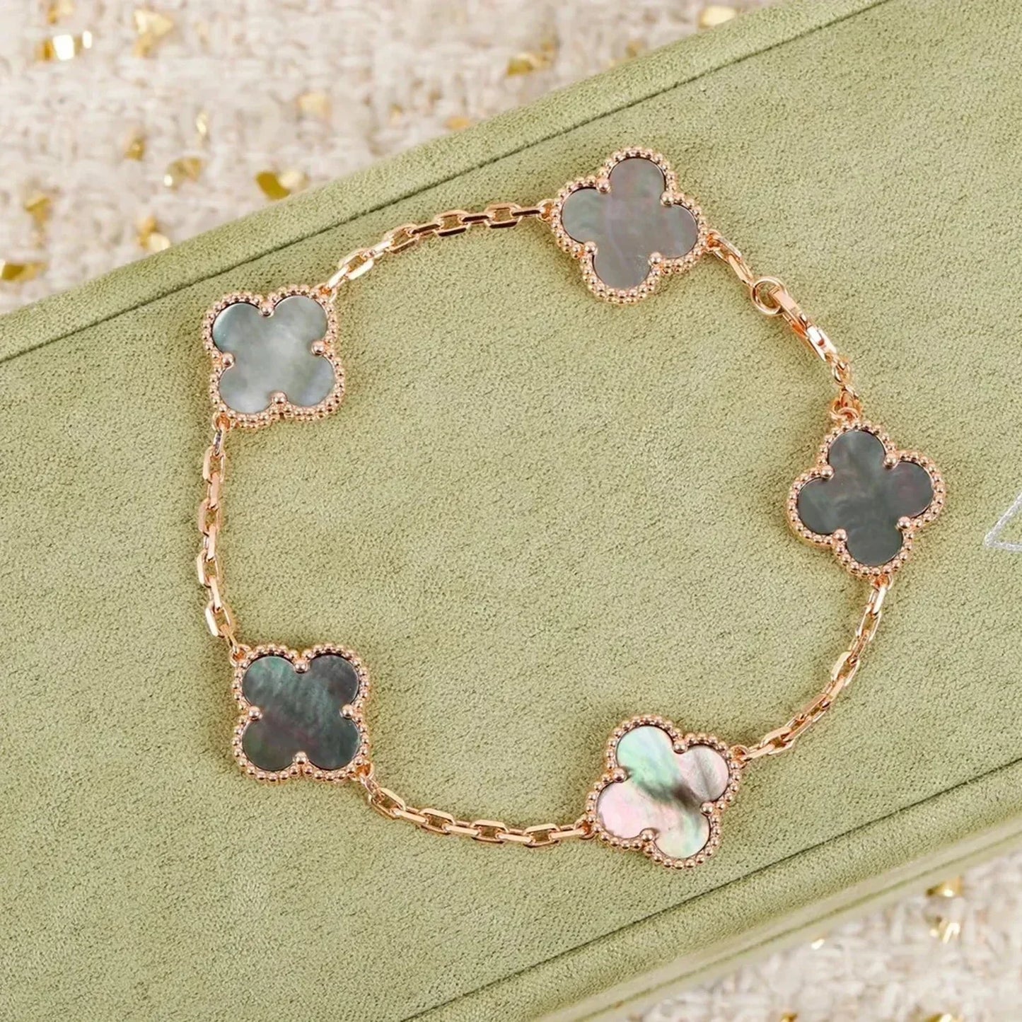 [Bloom]CLOVER 5 MOTIF GRAY MOP  BRACELET