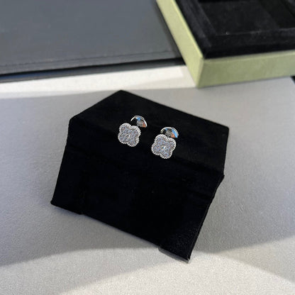 [Bloom]CLOVER MINI DIAMOND STUD EARRINGS